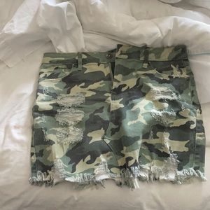 Tractr blu camouflage jean skirt